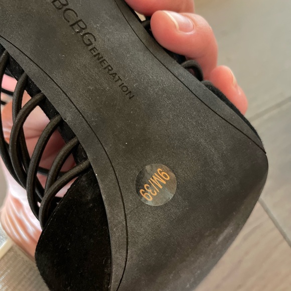 Black BCBG strappy heels. Size 9. - Picture 5 of 6